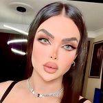 parisahadid profile picture